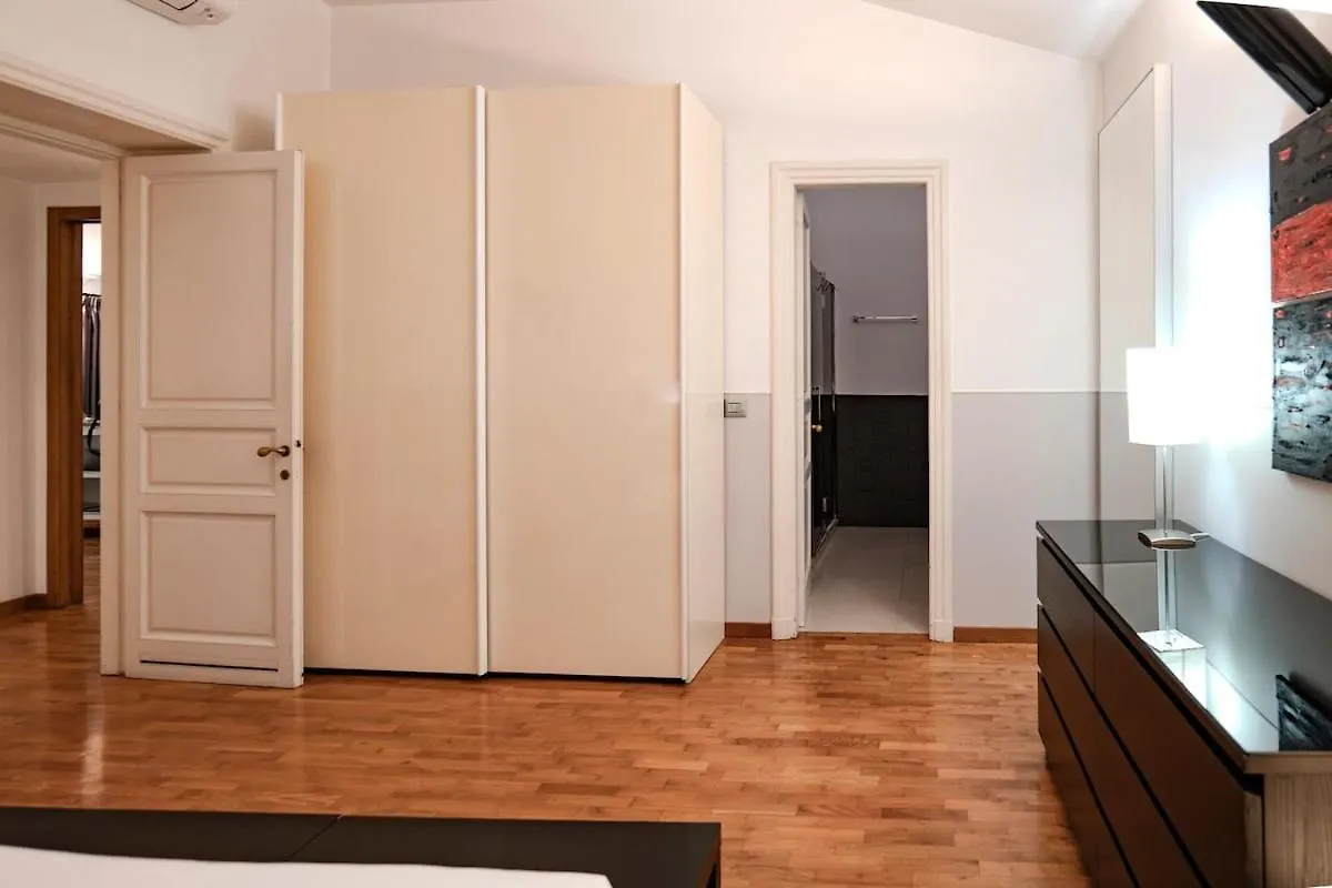 Restart Accommodations - Dea Roma Lejlighed