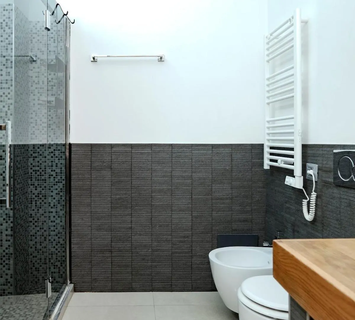 Restart Accommodations - Dea Roma Lejlighed