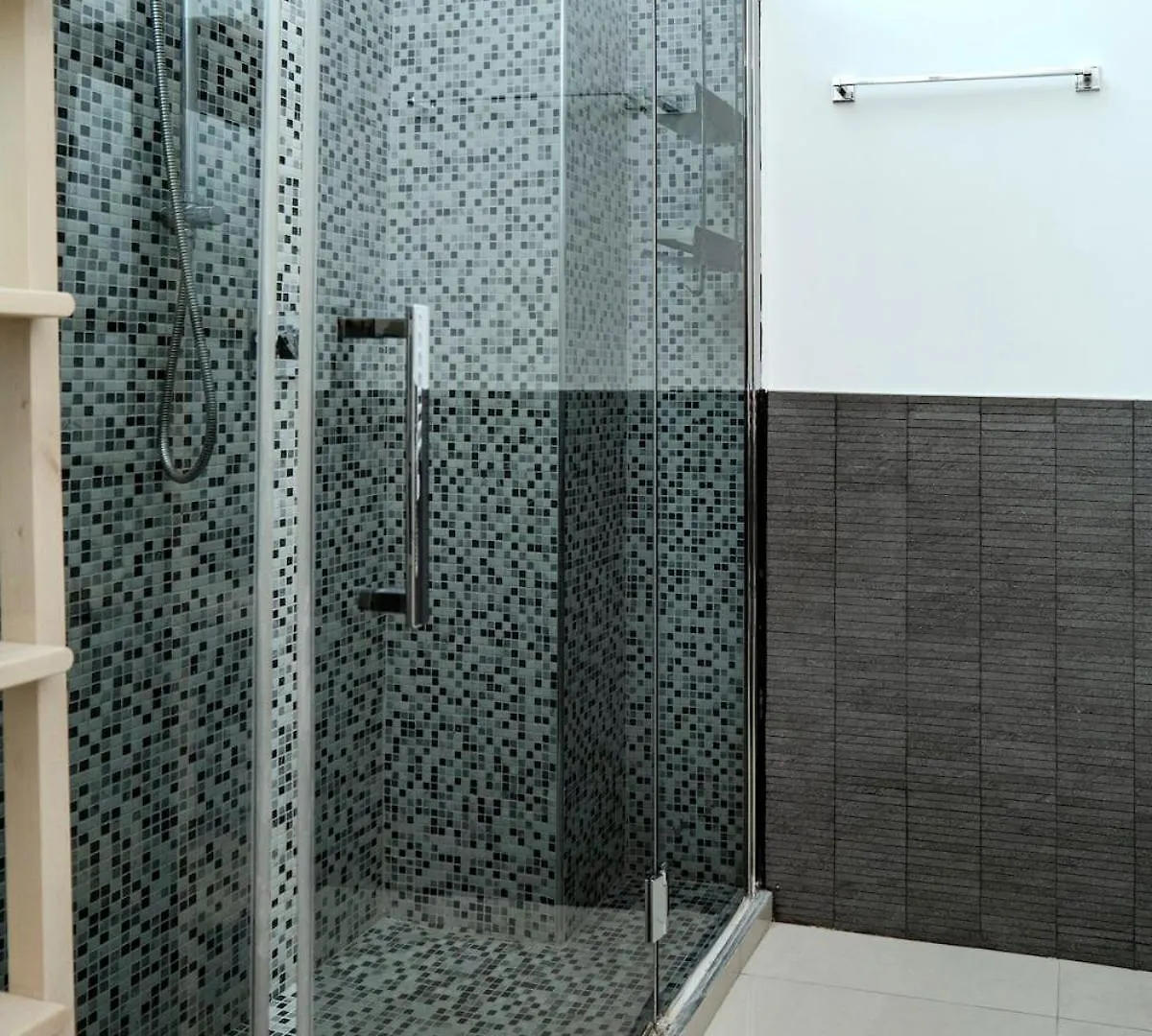 Restart Accommodations - Dea Roma Italien
