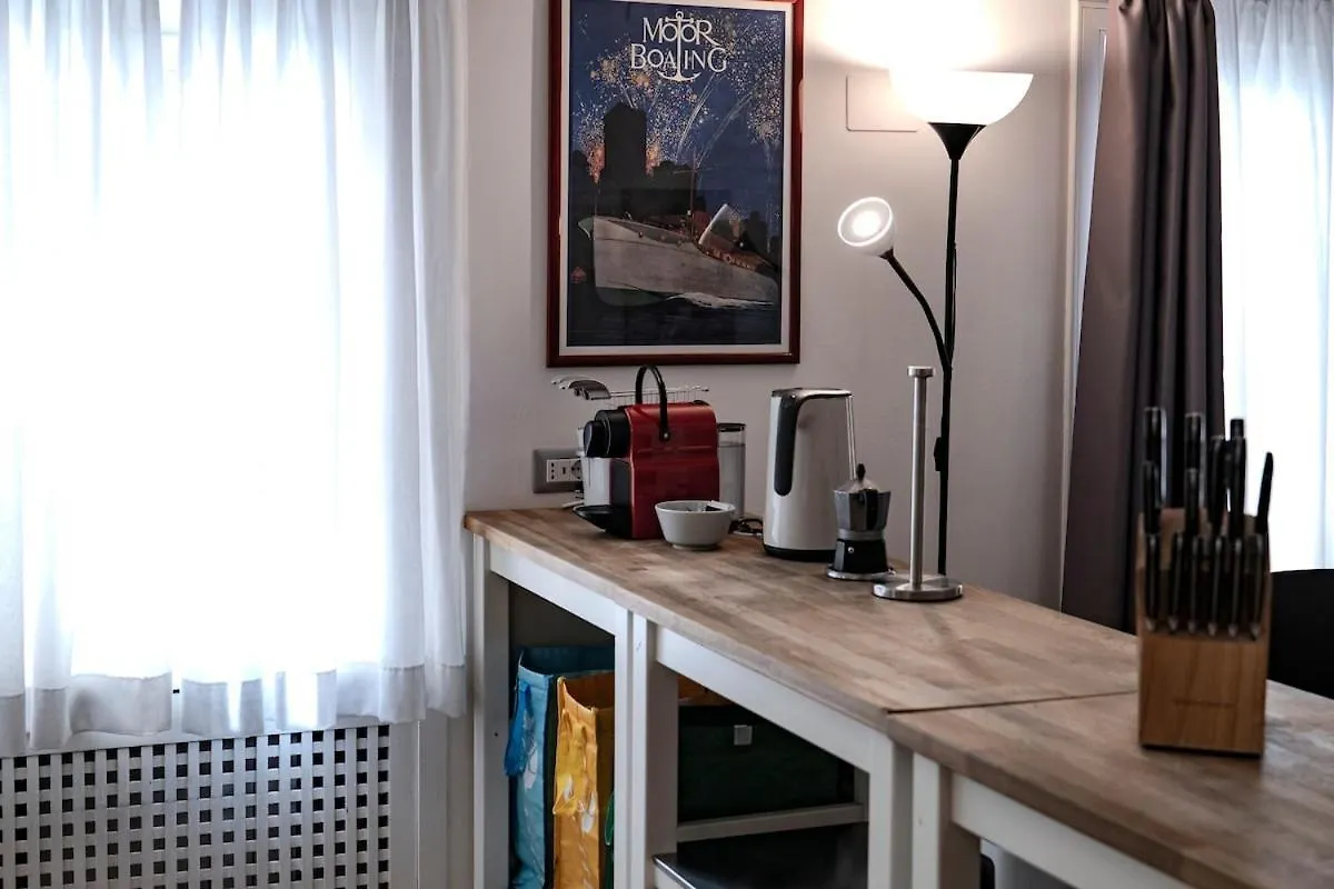 Restart Accommodations - Dea Roma Lejlighed